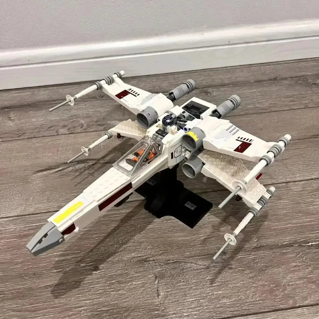 CAÇA ESPACIAL X-WING – KIT DE BLOCOS DE MONTAGEM (490 PEÇAS)