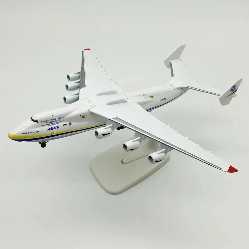 Antonov An-225 "Mriya" - Escala: 1/400