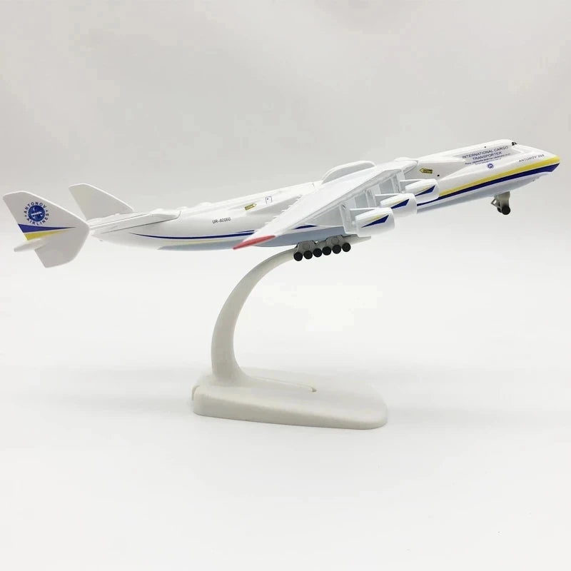 Antonov An-225 "Mriya" - Escala: 1/400