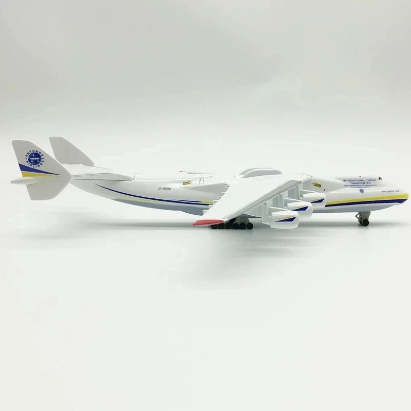 Antonov An-225 "Mriya" - Escala: 1/400