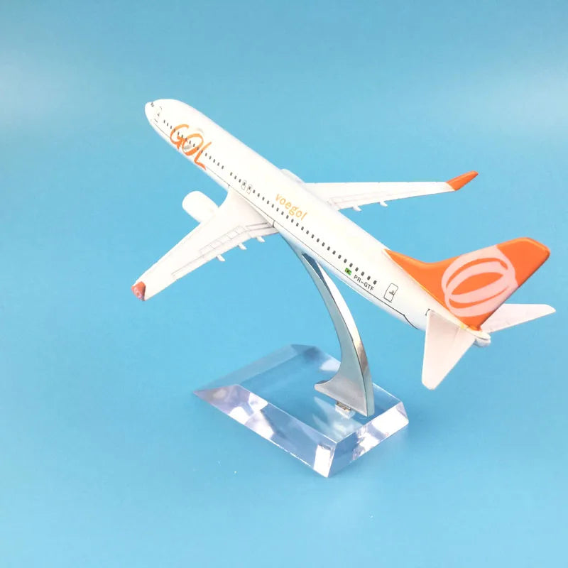 GOL Airlines Boeing 737-800 - Diecast Metal - Escala: 1/400