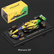 Bburago 1:43 2024 Modelo F1 com capacete Miniatura em liga metálica Carro de corrida de fórmula Diecast Brinquedo MCL38 W15 SF24 RB20 A524