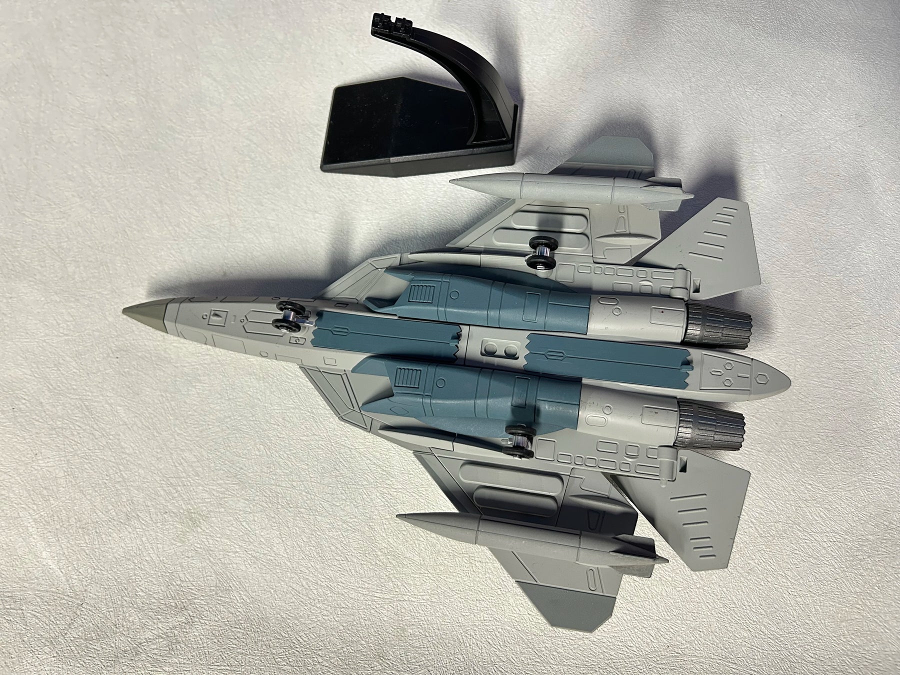 Avião de Combate Russo Sukhoi SU-57 - Escala: 1/72 - Militar Acabamento ABS