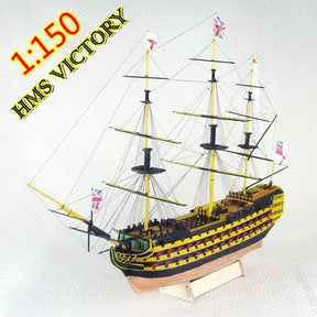 Navio de Madeira Artesanal “Victory” - Escala: 1/150 - (51 cm de Comprimento).