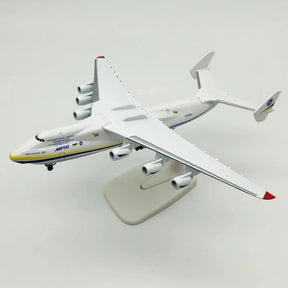Antonov An-225 "Mriya" - Escala: 1/400