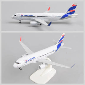 A320 da Latam Airlines em Liga Metálica de 20 cm com Trem de Pouso para Colecionadores
