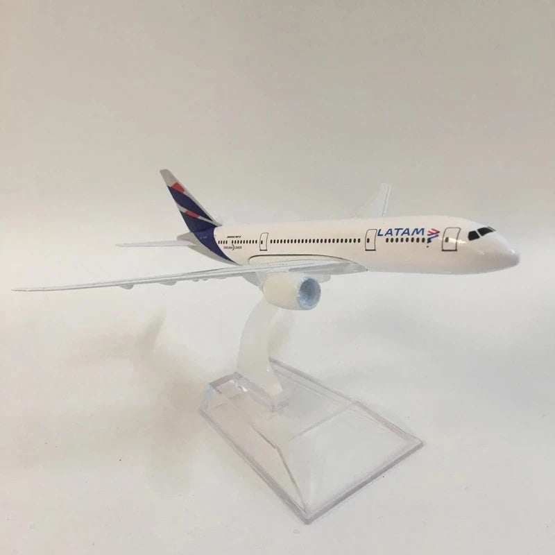Modelo B787 Chile LATAM Airlines - Escala: 1:400 - 16 cm.