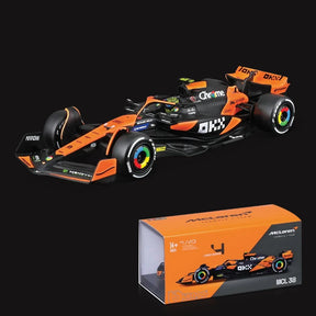 Bburago 1:43 2024 Modelo F1 com capacete Miniatura em liga metálica Carro de corrida de fórmula Diecast Brinquedo MCL38 W15 SF24 RB20 A524