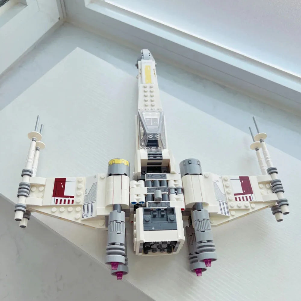 CAÇA ESPACIAL X-WING – KIT DE BLOCOS DE MONTAGEM (490 PEÇAS)