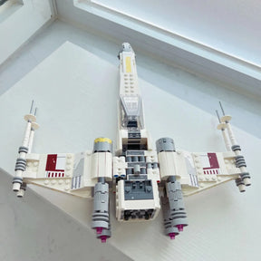 CAÇA ESPACIAL X-WING – KIT DE BLOCOS DE MONTAGEM (490 PEÇAS)