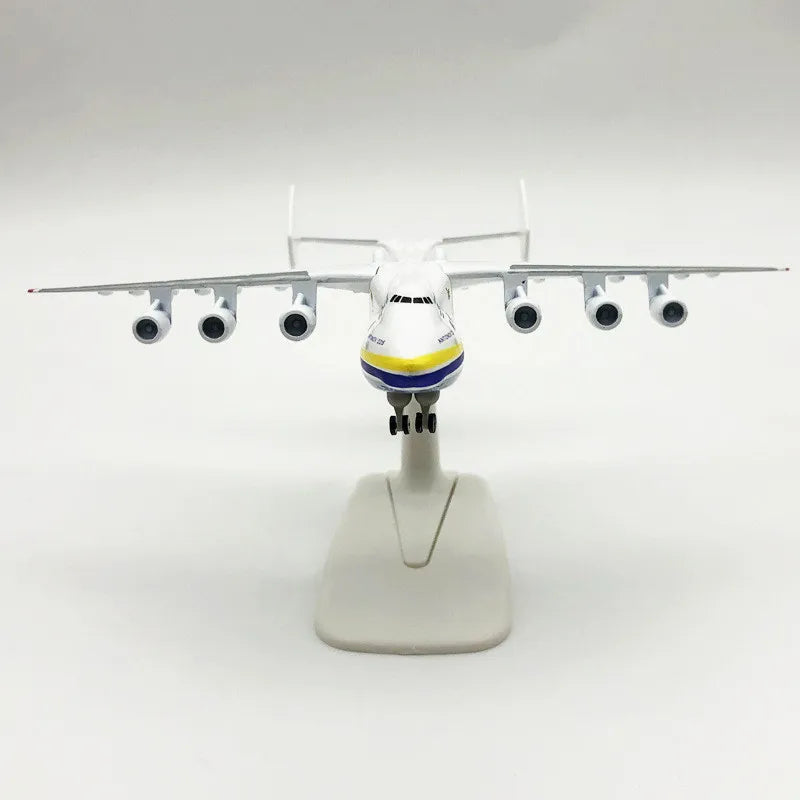 Antonov An-225 "Mriya" - Escala: 1/400