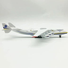 Antonov An-225 "Mriya" - Escala: 1/400