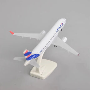 A320 da Latam Airlines em Liga Metálica de 20 cm com Trem de Pouso para Colecionadores